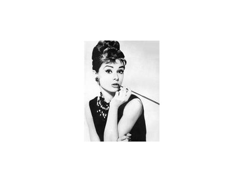 Audrey Hepburn trở lại trong trào lưu thời trang mới