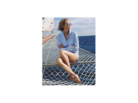 Nắng vàng, biển xanh và... Elle Macpherson