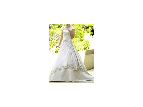 Thị trường áo cưới đã bắt đầu chuyển động