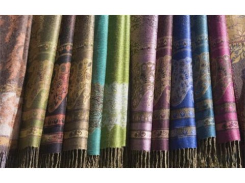 Chọn chất liệu vải phù hợp trang phục và dáng người  