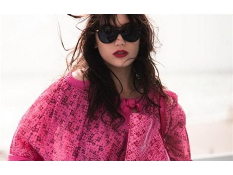 Rực rỡ ngày nắng với phụ trang Louis Vuitton  