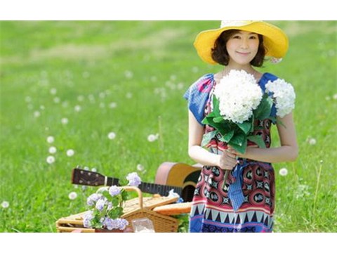 Váy đầm rực rỡ cho chuyến dã ngoại cuối tuần  